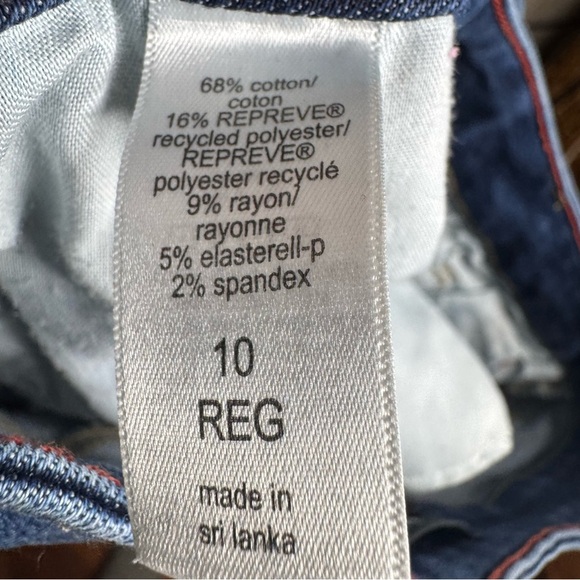 Edgely Women's High Rise Super-Skinny Jeans - Picture 5 of 10